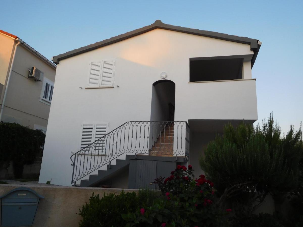 Vila Maria Nin Εξωτερικό φωτογραφία